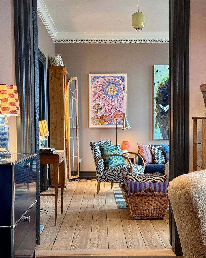 ARCHIVE COLLECTION: BEETLE BLACK NO. G16